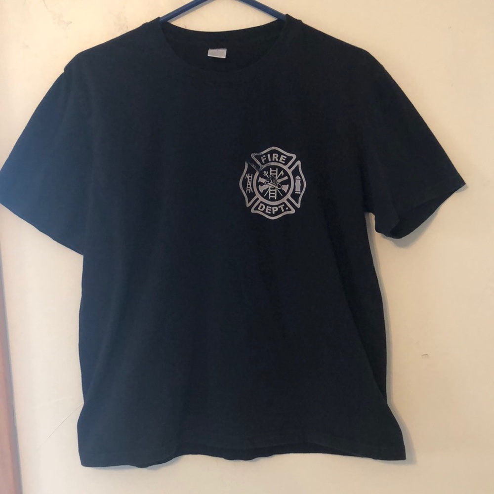 Firefighter T-shirt size L fits like a medium